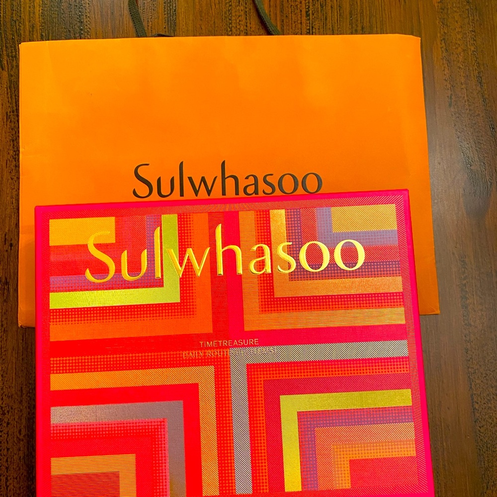 Korean luxury Sulwhasoo set of anti-aging, invigorating, skincare.